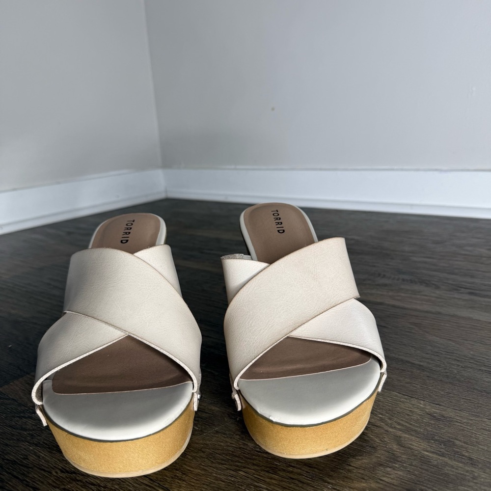 Torrid Women's Cream Wood Wedge Platform Sandals Size 12 WW - Picture 2 of 8